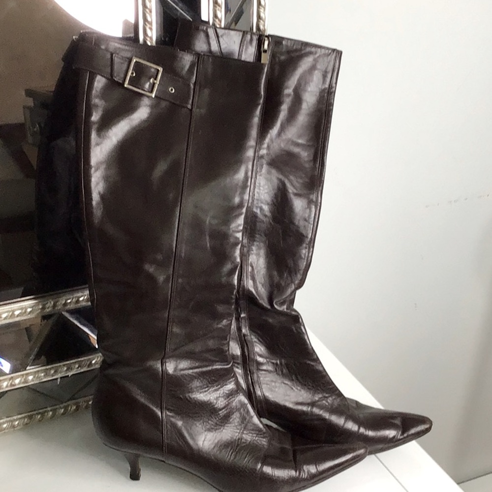 Elegant Brown Heeled Boots